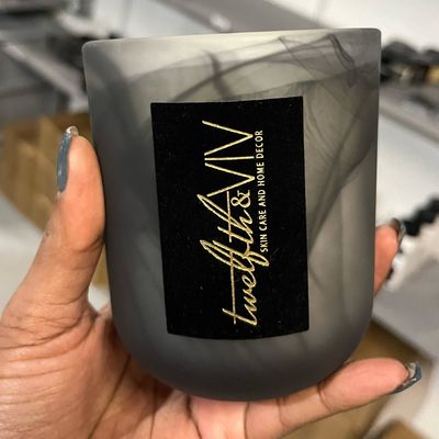 comprare Logo personalizzato, texture speciale, adesivi in rilievo, varie forme, profumi di lusso, candele adesive, etichette online manufacture