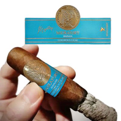 comprare Luxury 3D Effect Cigar Label with Pantone Color and UV Printing for Premium Cigar Bands online manufacture