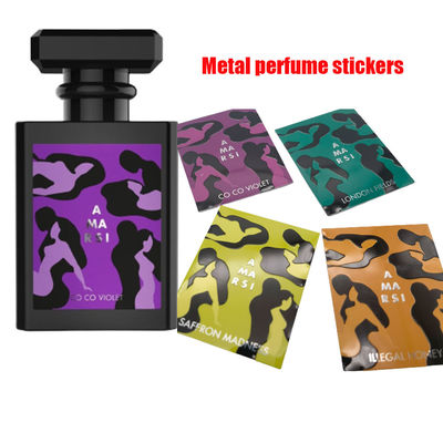 Buon prezzo Stampaggio a freddo Perfume Metal Sticker Custom Silver Badge Roll Paper Printing Packaging Bottiglia Folio d'oro Etichetta in ricamo 3D in linea