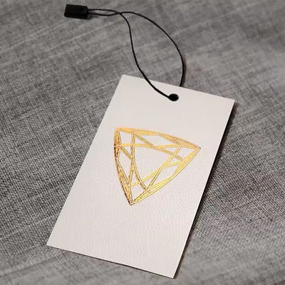 Buon prezzo Stampaggio personalizzato Tagli appesi a basso prezzo Carta di design di moda di alta qualità Tagli appesi per indumenti in linea
