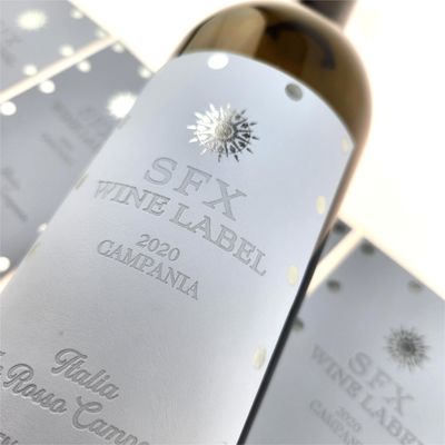 Buon prezzo Etichette per vini in pelle di lusso Etichette di vino rosso in rilievo impermeabile per bottiglie in linea