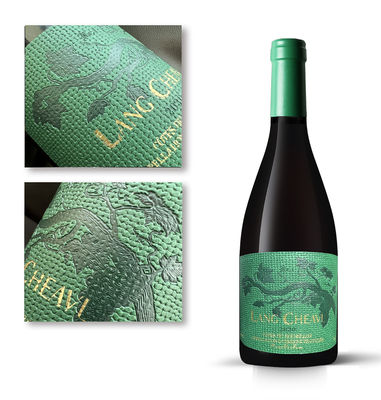 Buon prezzo Etichetta privata di vino su misura Colore nero Prezzi superiori di oro, foglio stampato di pelle Etichetta di bottiglia di vino rosso in linea
